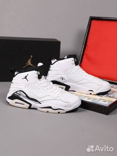 Кроссовк Air Jordan 6 Retro: классика в белом