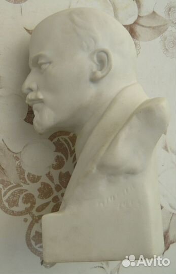 Бюст В.И. Ленин. Фарфор (бисквит) и бюст(силумин)