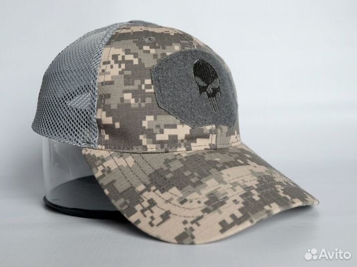 Спортивная легкая бейсболка