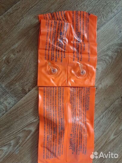 Нарукавники и жилетка для плавания