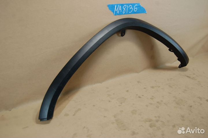 Накладка крыла переднего левого - Toyota Fortuner