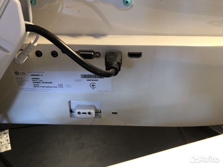 Монитор LG 24 безрамочный