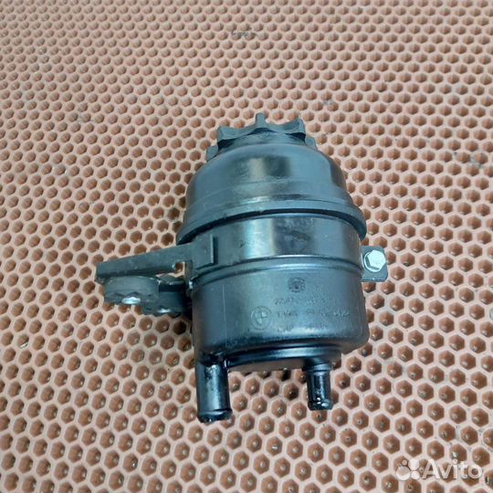 Бачок гур BMW e90 e39 e60 e84