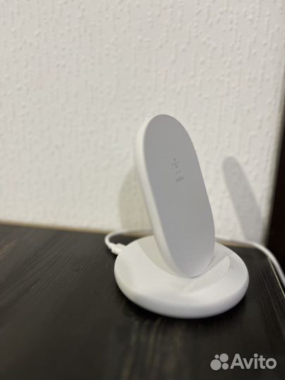 Беспроводное зарядное устройство Belkin