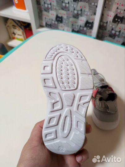 Кросовки для девочки 22 размер