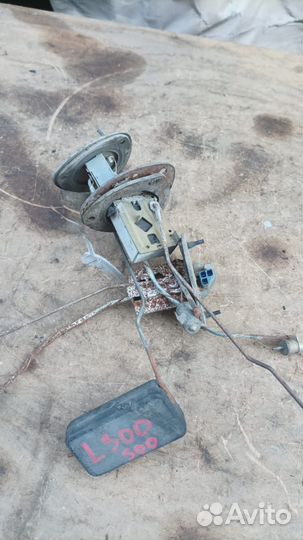 Мицубиси Делика Л300 с 86г датчик топливный