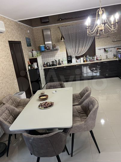 Коттедж 240 м² на участке 6 сот.