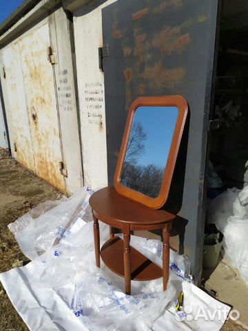 Туалетный столик и зеркало