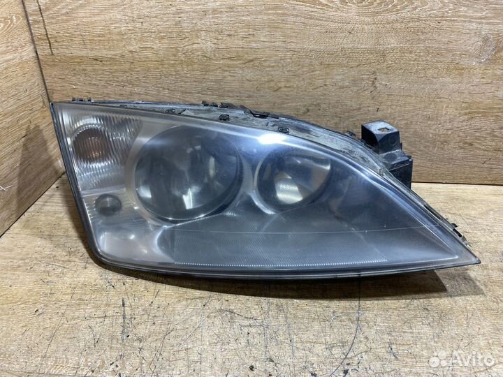 Фара передняя правая Ford Mondeo 3 141717