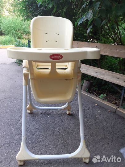 Детский стульчик для кормления