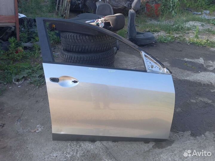 Маздаз 3 BL передняя правая дверь