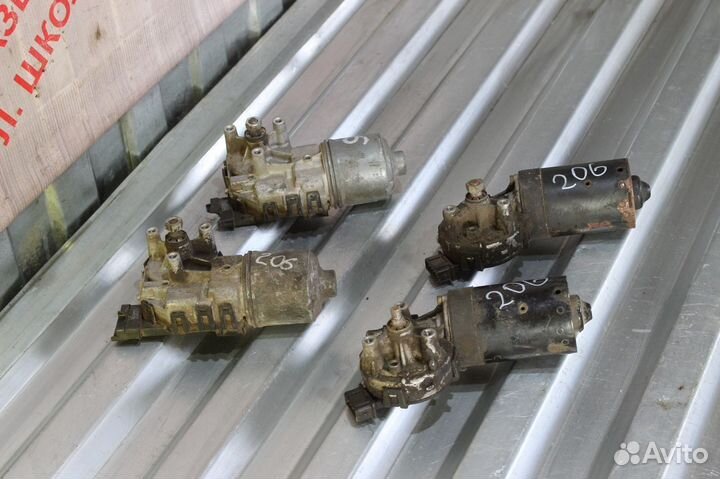 Моторчик трапеции дворников Пежо 206