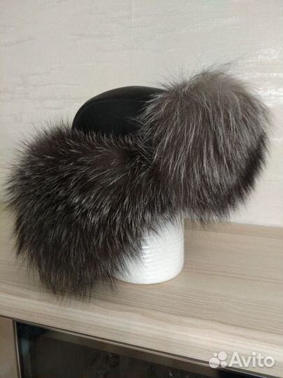 Меховая шапка из кролика и шапки от meucci