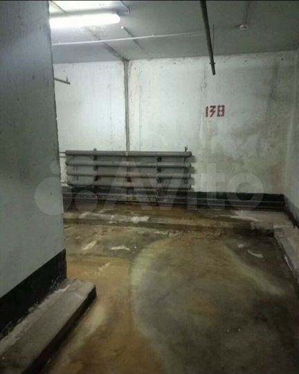 Машиноместо, 13 м²