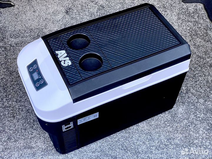 Автомобильный холодильник AVS 12в/24в/220в