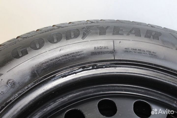 Goodyear UltraGrip SUV 215/65 R17 99V