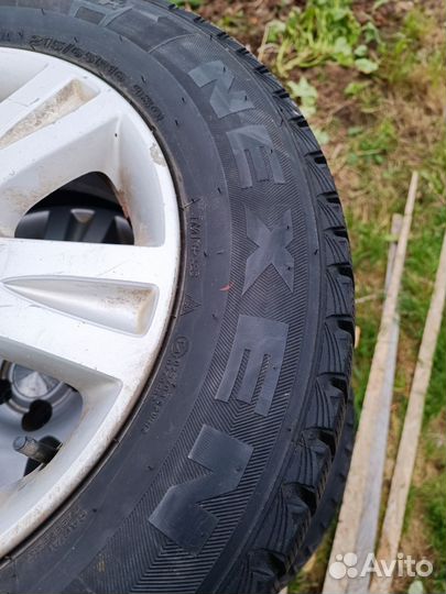 Nexen Winguard Ice 215/65 R16