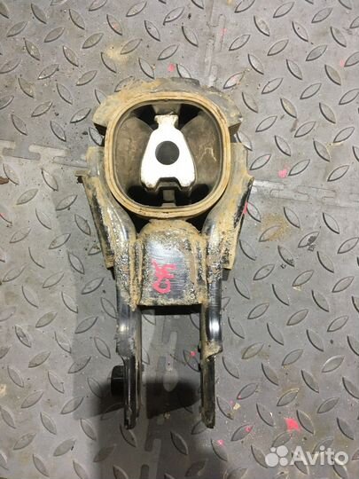 Опора двигателя задняя (Mazda CX-5)