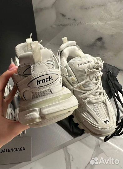 Balenciaga track