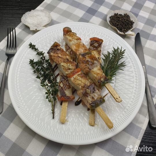 Шашлычки из форели и палтуса с болгарским перцем