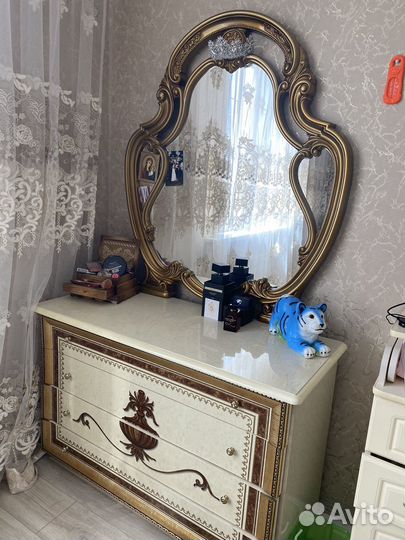 Спальный гарнитур