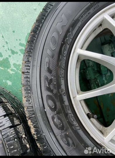 Pirelli Scorpion Ice&Snow 215/70 R16