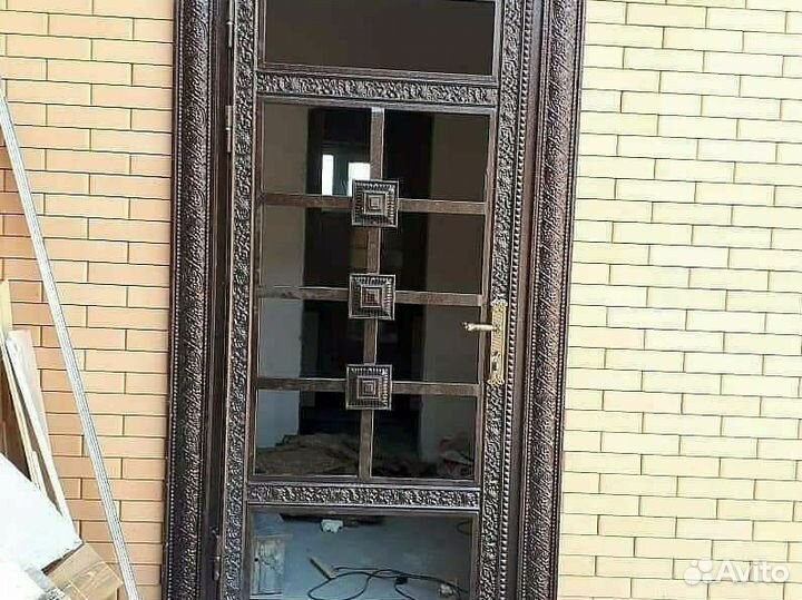 Кованая дверь входная