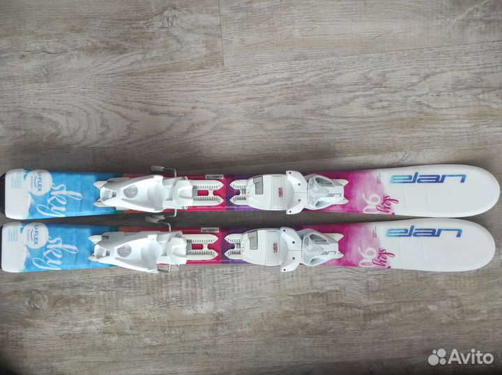 Горные лыжи с ботинками и палками