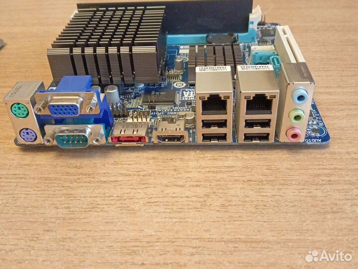 Материнская плата с процессором и памятью DDR3