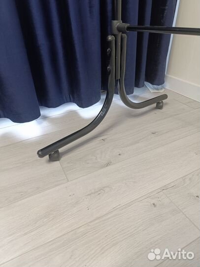 Вешалка для одежды напольная