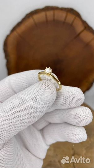 Золотое кольцо помолвочное 0,5 карат