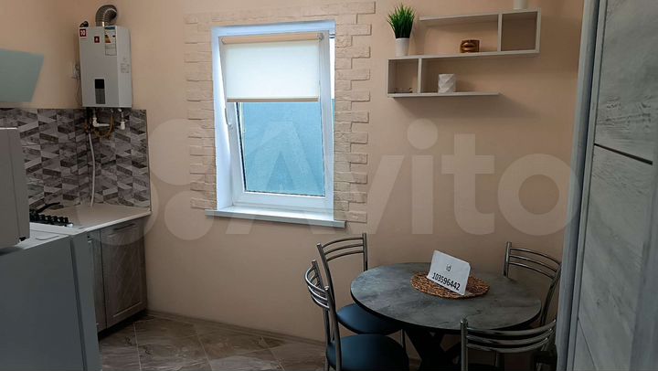 Дом 30 м² на участке 8 сот.