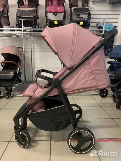 Коляска прогулочная Carrello Bravo 2022