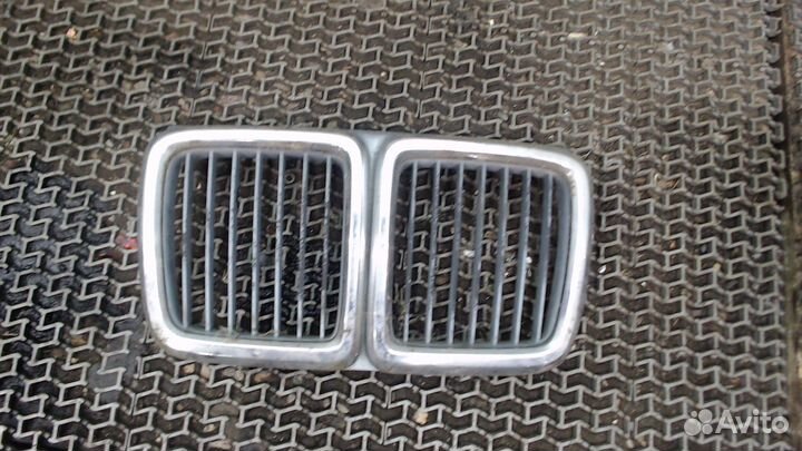 Решетка радиатора BMW 7 E32, 1990