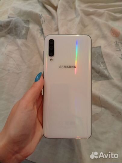 Samsung Galaxy A50, 4/64 ГБ