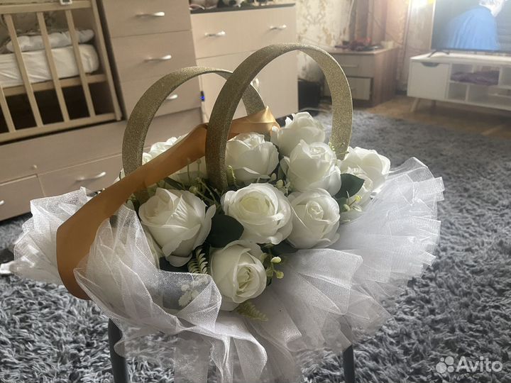 Свадебное украшение на машину