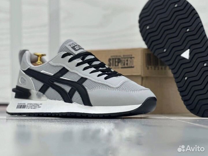 Кроссовки мужские новые