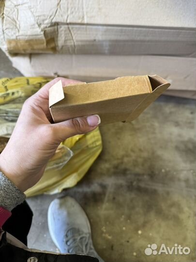 Картонные коробки самосборные