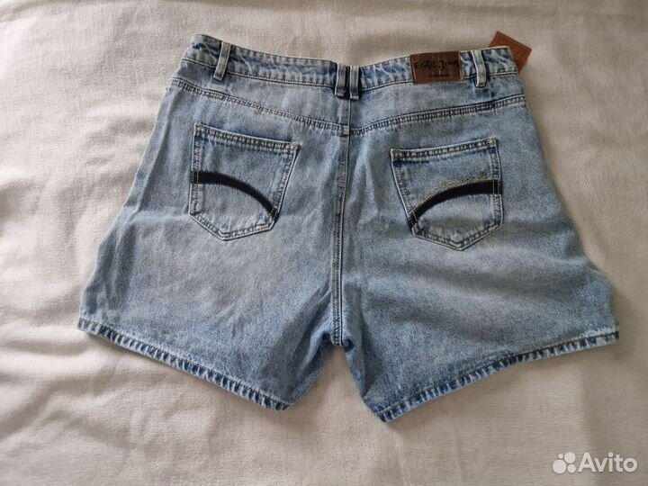 Шорты женские