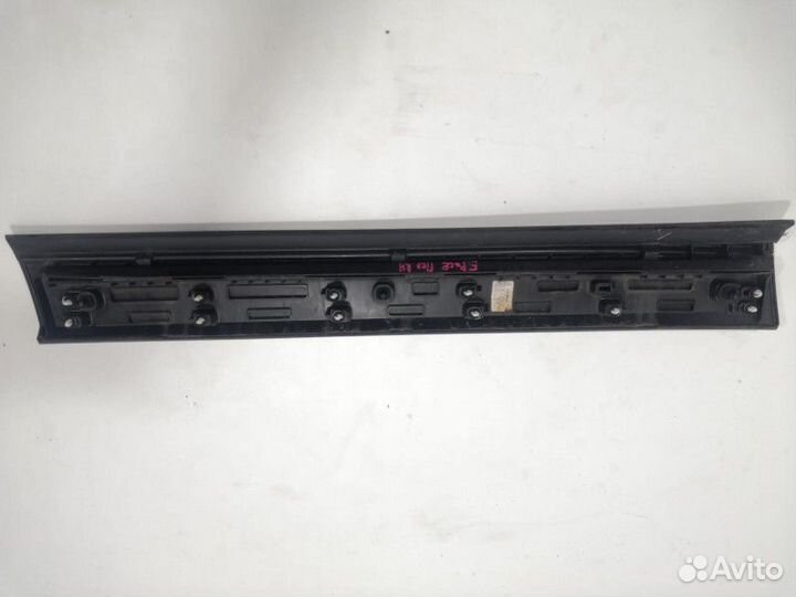 Молдинг двери передней правой Jaguar E-Pace 2020