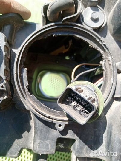 Фара передняя правая Hyundai Santa Fe