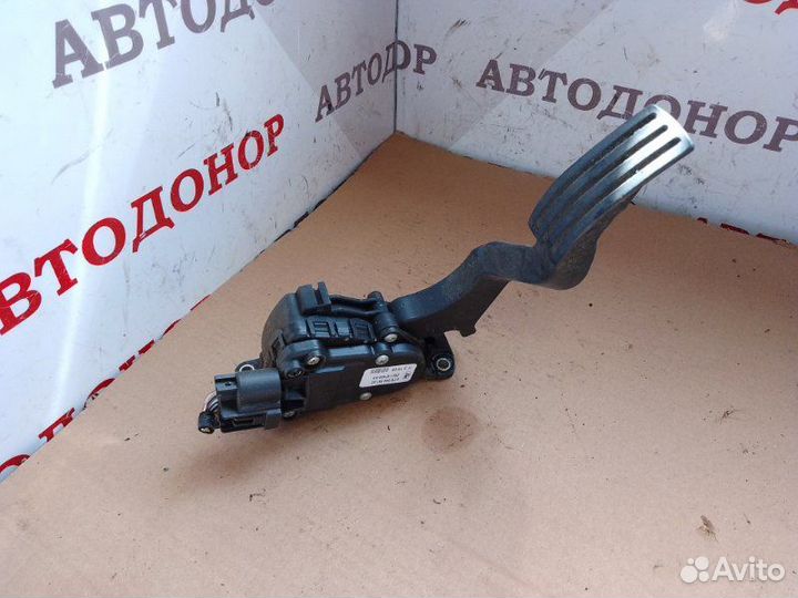 Педаль газа Mazda 2 1.25 2004