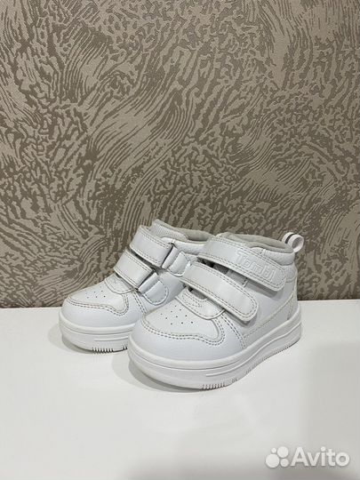 Кроссовки детские