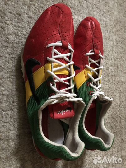 Шипованные кроссовки