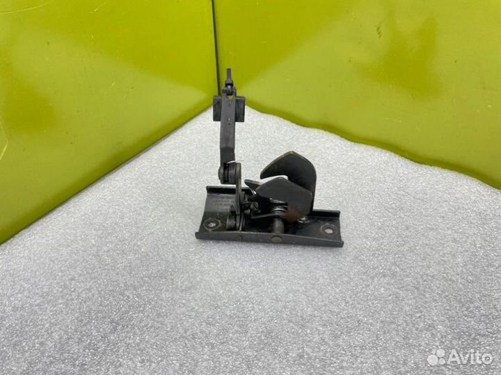 Замок капота Mercedes-Benz S-Class W220 M112.944