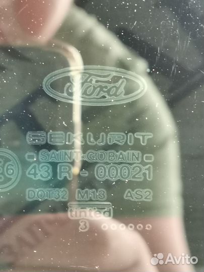 Стекло двери задней левой Ford Mondeo III (2000—20