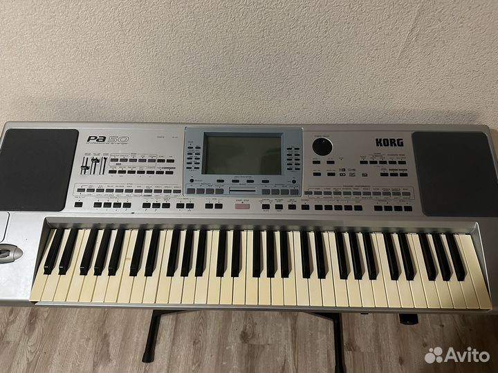 Продам синтезатор