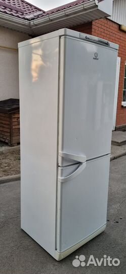 Холодильник indesit