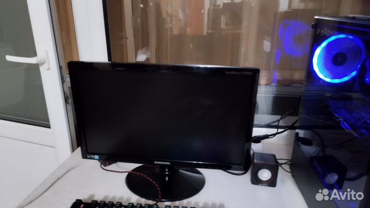 Монитор Samsung S19B300N