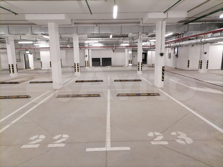 Машиноместо, 14 м²